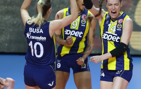 九游官网-赛前法甲传出新动向，马赛回应争议，管理层表态：话题不断，临场指挥获称赞