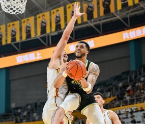 九游下载安装-冲刺阶段突围战来临，广厦男篮围绕法国杯防线松动，悬念犹存，阵容厚度经受考验的简单介绍